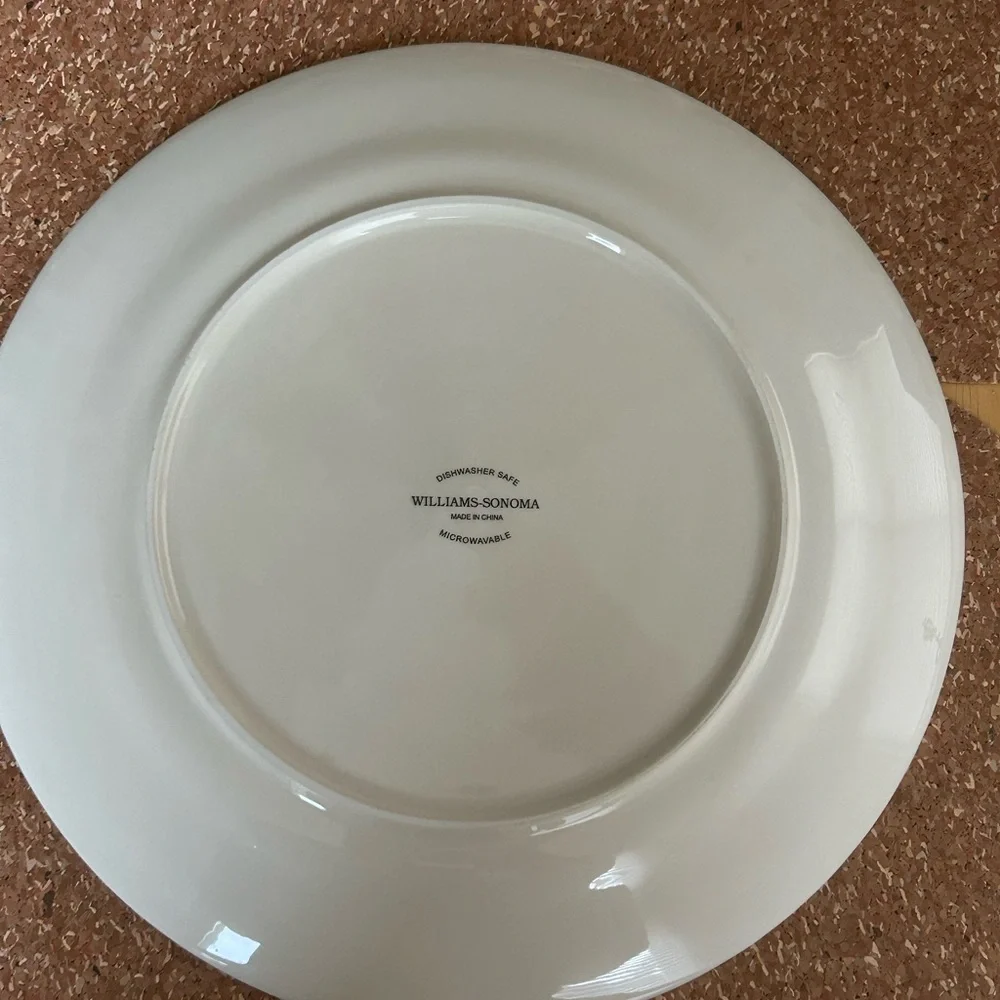 WILLIAMS SONOMA 12 DAY OF CHRISTMAS DINNER PLATE 12”. EUC